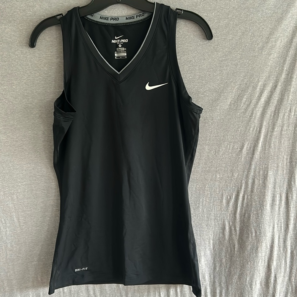 Womens Nike pro dri-fit tank. GUC. Black. Medium.